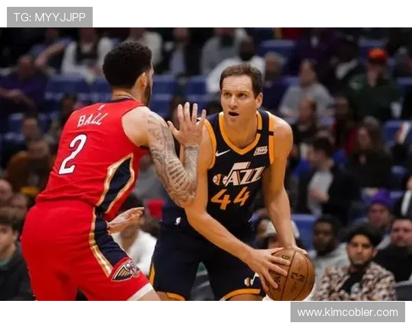 杰·伦·杰克逊二世利用挡拆拉开空间提升三分效率明显超过队内同位置球员